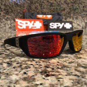 SPY/Dirty MO/HD+ Matte Black/Red HD+ lenses